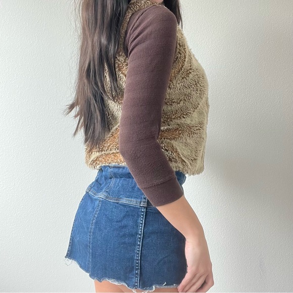gap fur vest - Picture 3 of 3